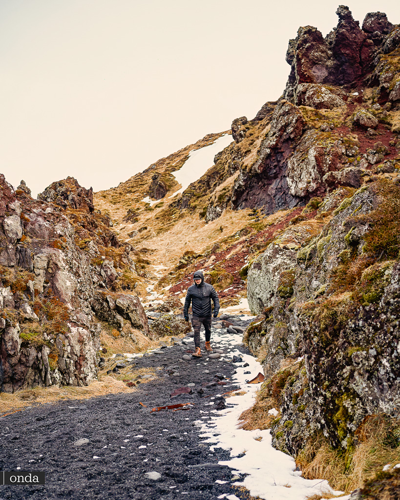 Aflraunasteinar Black Lava Pearl Beach . Islandia wycieczki by OndaTravel.pl 1 - OndaTravel.pl -
