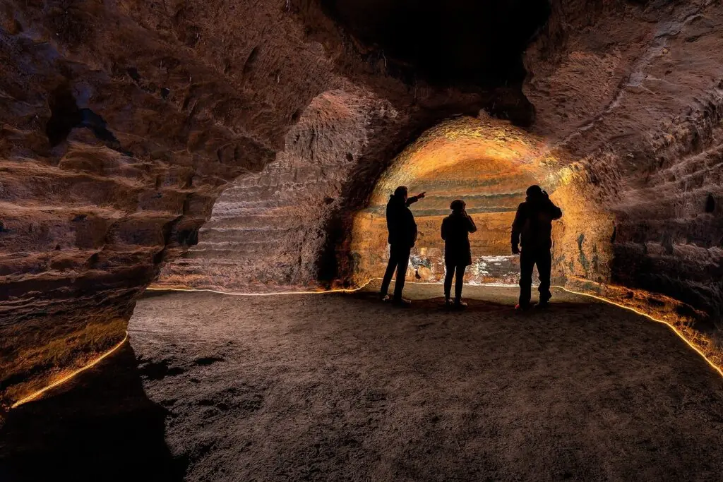 Caves of Hella (2) — OndaTravel.pl