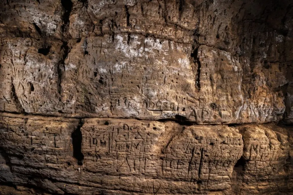 Caves of Hella (4) — OndaTravel.pl