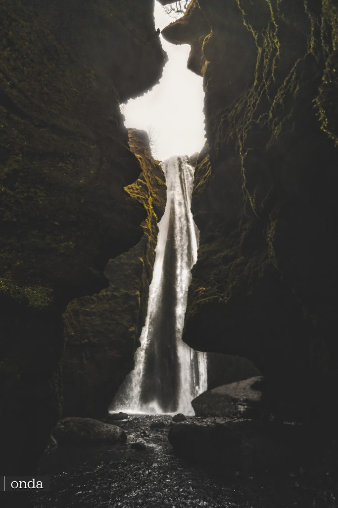 Wodospad Gljufrabui Wycieczki Islandia . wycieczki objazdowe z OndaTravel.pl