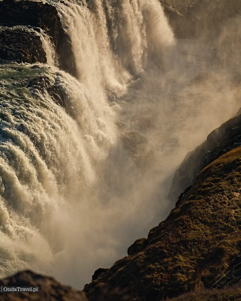 Gullfoss Waterfall - Islandia — przewodnik OndaTravel.pl