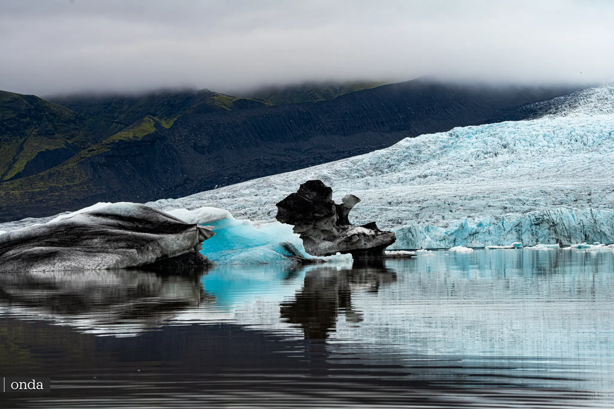 Lodowiec Solheimajokull Glacier - Islandia by OndaTravel.pl