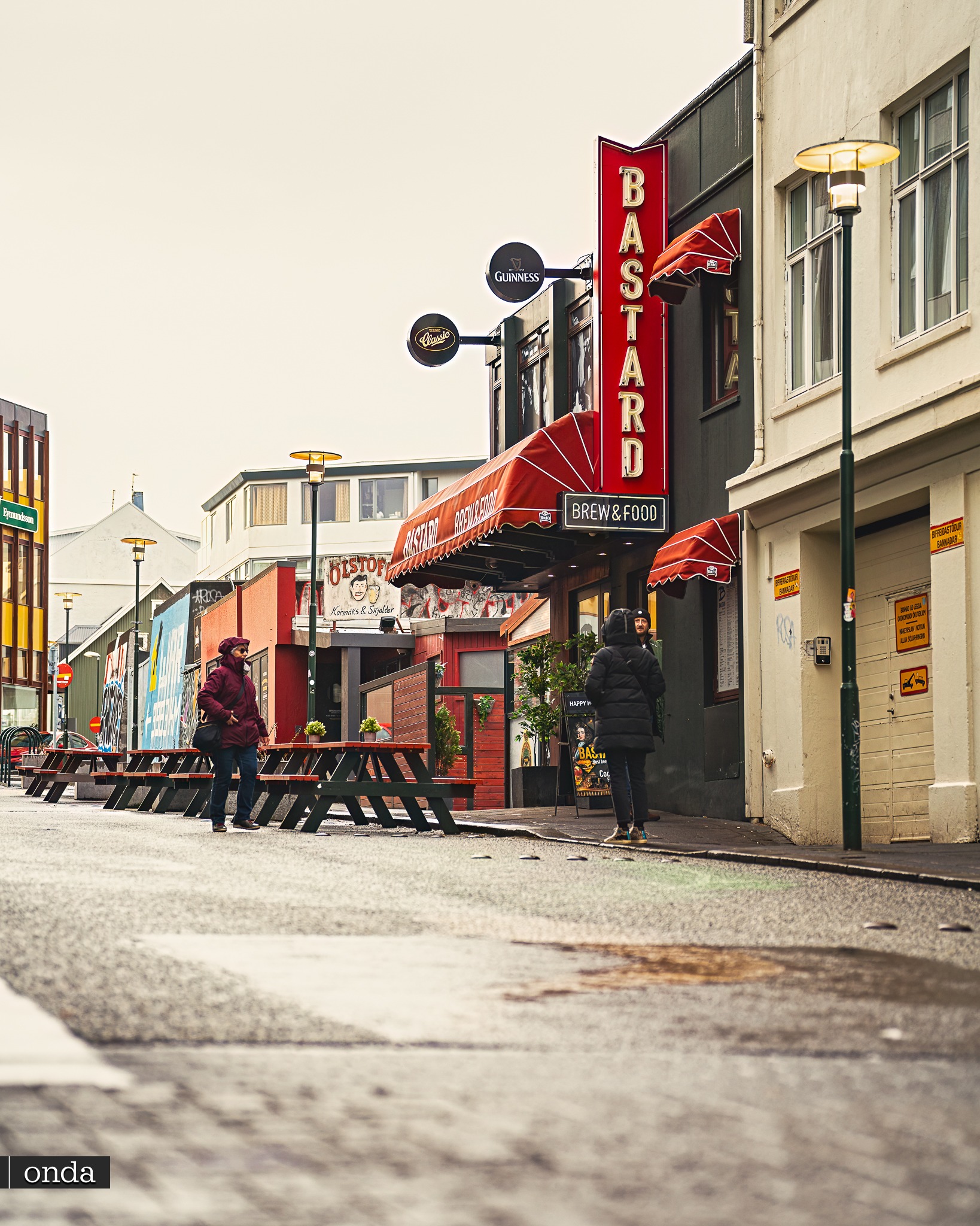 Laugavegur - Główna ulica handlowa w Reykjaviku - Ulice Reykjaviku stolicy Islandii -