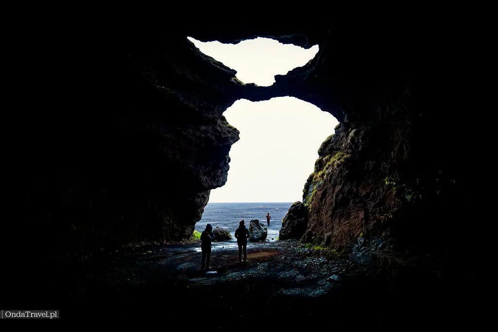 Yoda Cave Gígjagjá in Icelandic – Iceland przewodniki by OndaTravel.pl