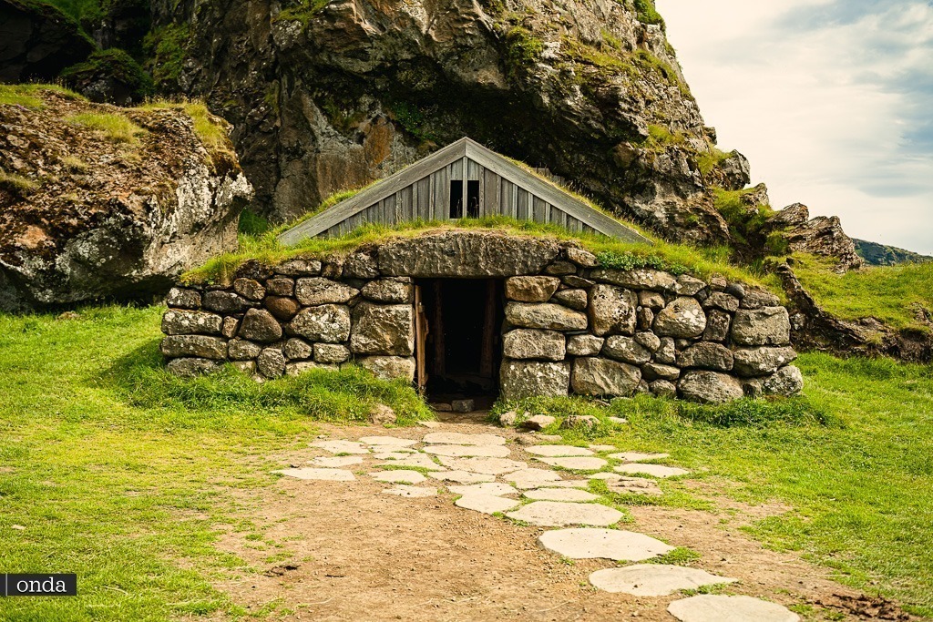 Rutshellir Caves Drangshlid 2 Islandia by OndaTravel.pl 9 - OndaTravel.pl -