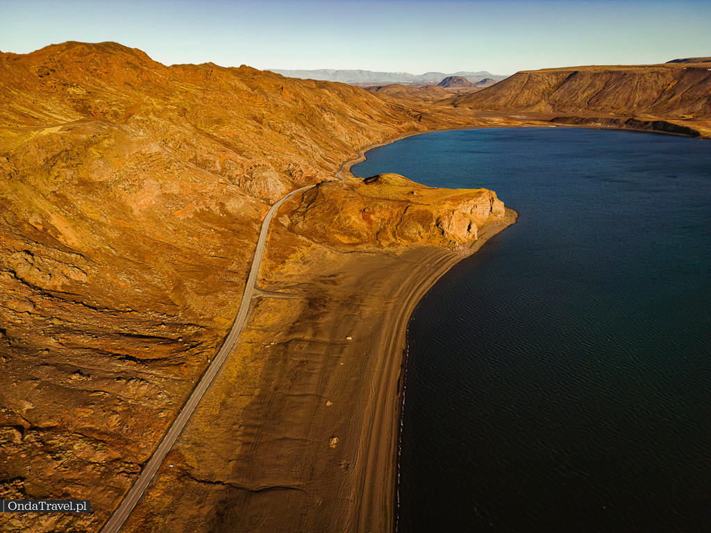 Jezioro Kleifarvatn Indjanahofdi Iceland Wycieczki po Islandii z OndaTravel.pl 2 - OndaTravel.pl -