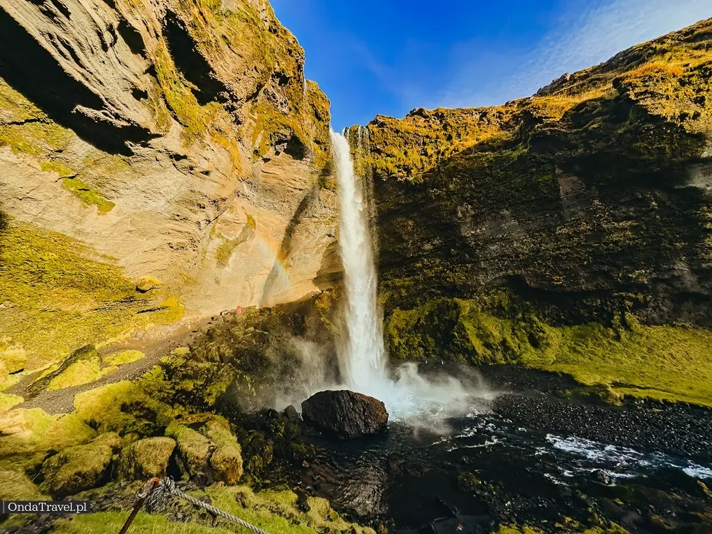 Wodospad Kvernufoss na południu Islandii – malowniczy wodospad niedaleko Skógafoss