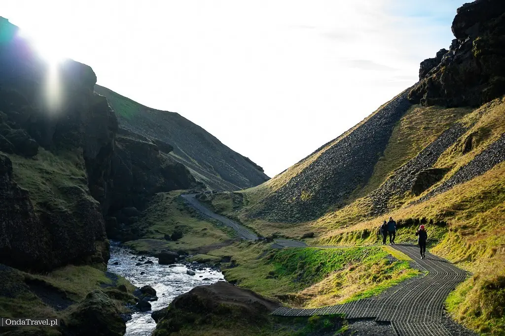 Wodospad-Kvernufoss-Islandia-by— OndaTravel.pl-35 — OndaTravel.pl