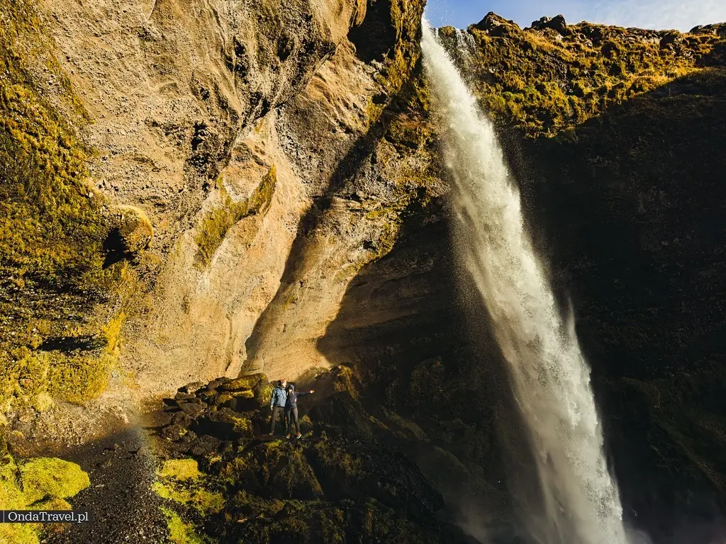 Wodospad Kvernufoss na południu Islandii – malowniczy wodospad niedaleko Skógafoss