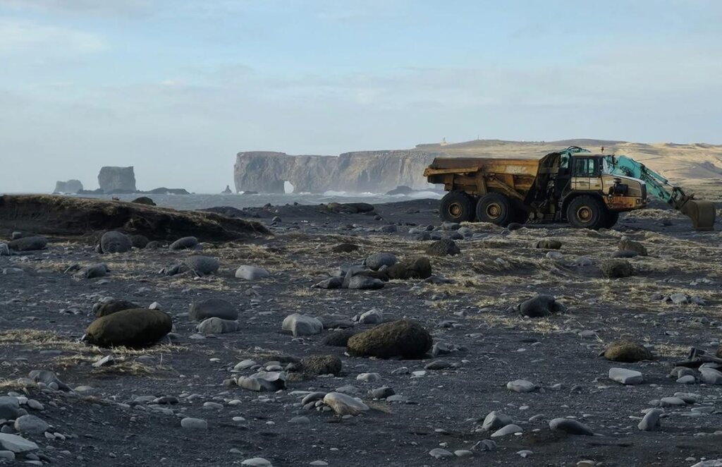 Iceland Reynisfjara 2026 changes to the black beach after storms and warnings