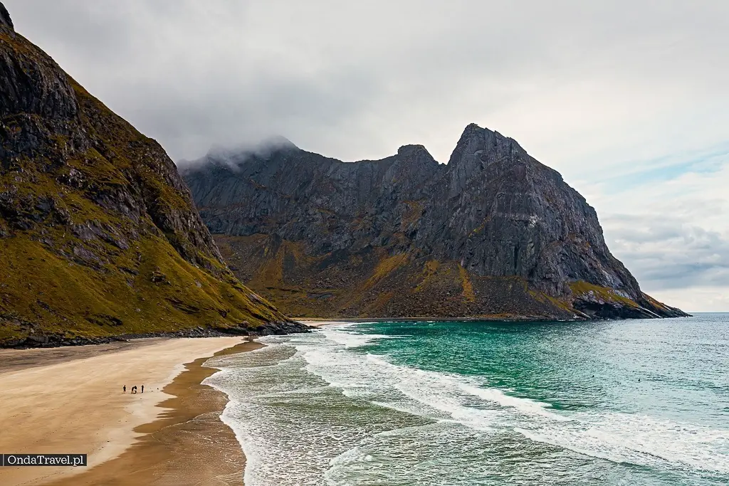 Plaża Kvalvika na Lofotach Norwegia