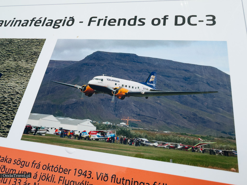 DC 3 Airplane wreck Eyvindarholt by OndaTravel.pl . 19 - OndaTravel.pl -