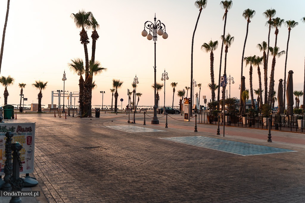 Ulice miasta Cypr - Larnaka miasto na Cyprze - Cypr Larnaca wakacje z OndaTravel.pl