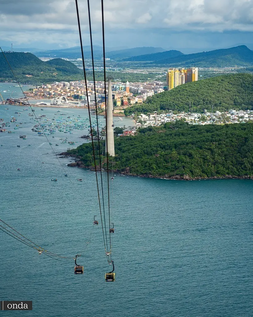 Vietnam Kolejka linowa Hon Thom na wyspie Phu Quoc by OndaTravel.pl