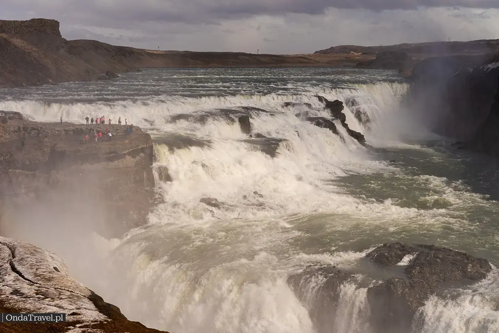 Gullfoss złoty wodospad w Golden Circle na Islandii