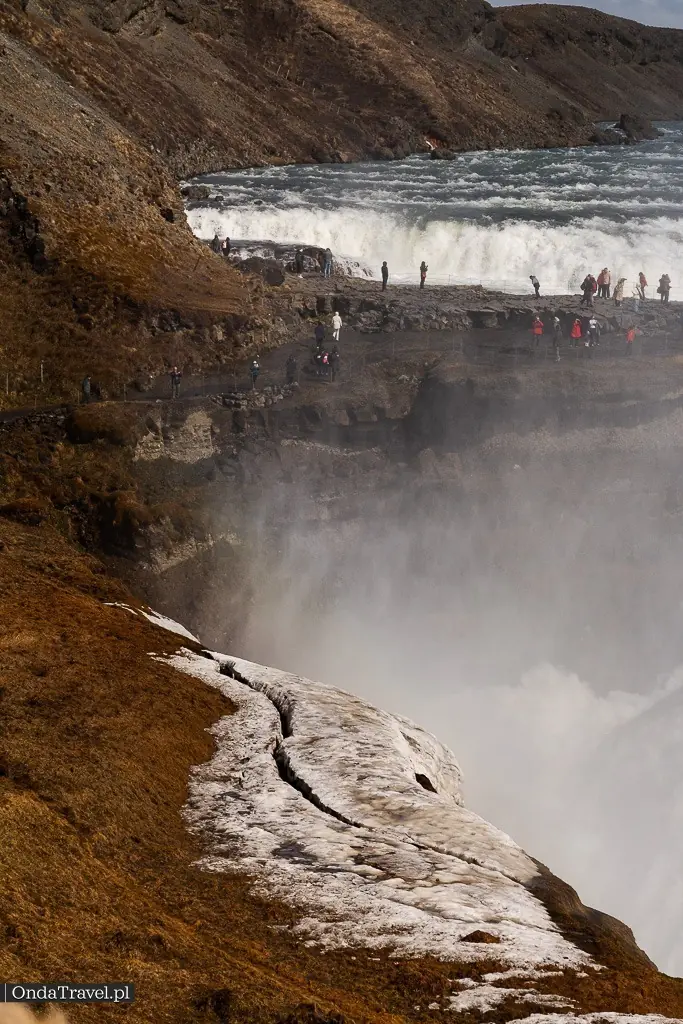 Gullfoss złoty wodospad w Golden Circle na Islandii