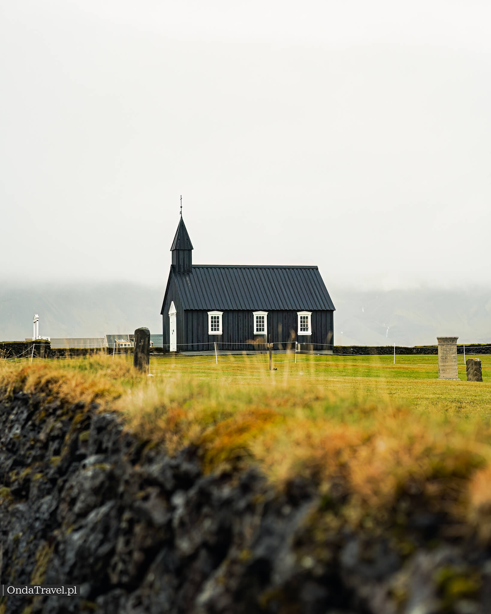 Iglesia negra Búðakirkja en la península de Snæfellsnes, Islandia - fotos privadas OndaTravel.pl