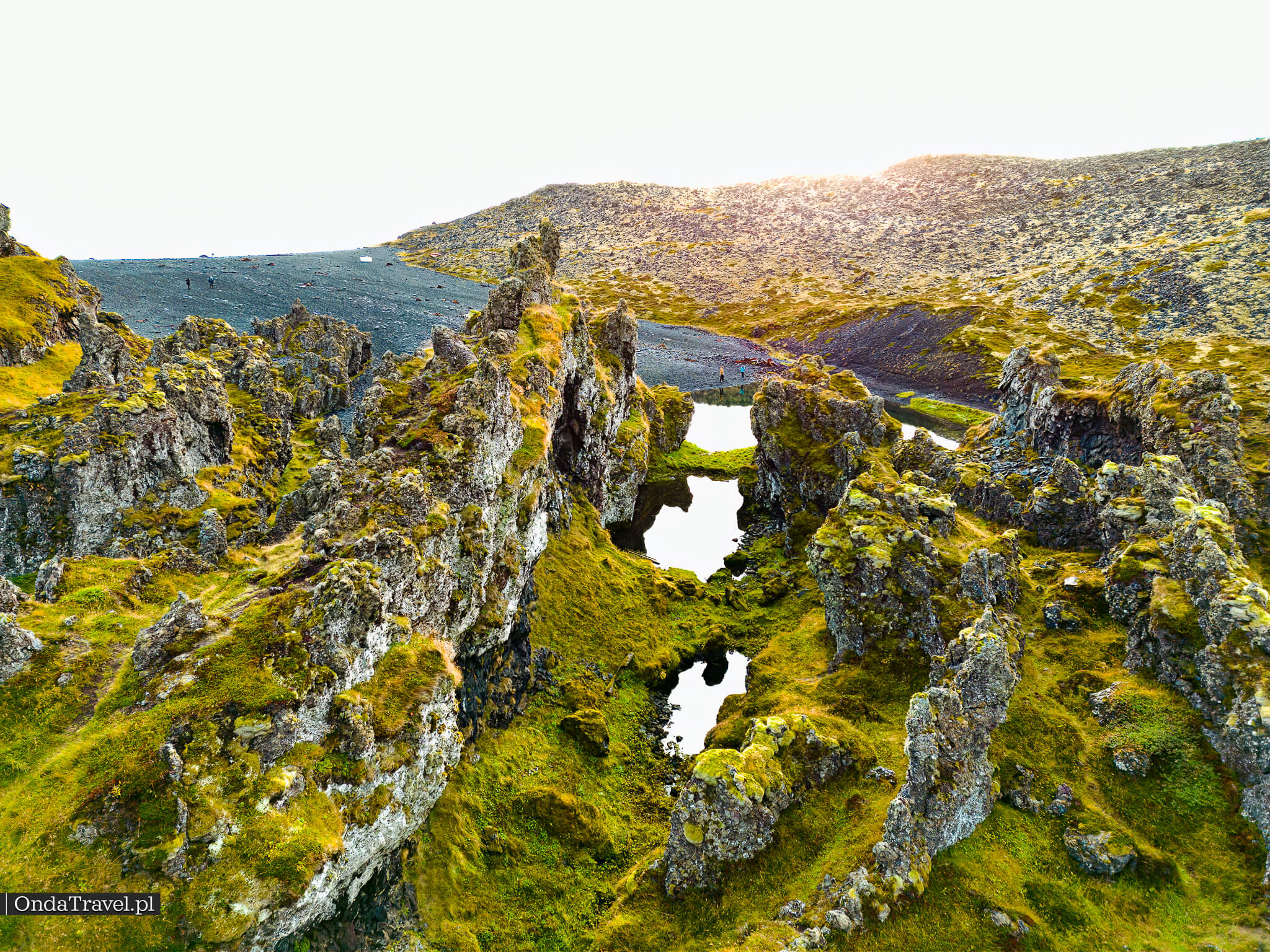 Djúpalónssandur - Restos del pesquero Epine GY7 por OndaTravel.pl