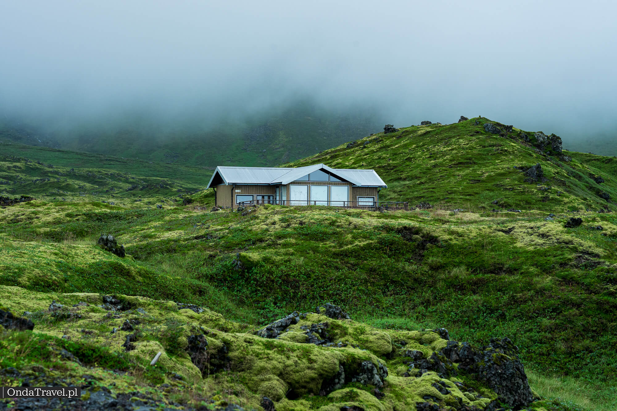 Cabañas en el paisaje de Snæfellsnes - fotos privadas OndaTravel.pl