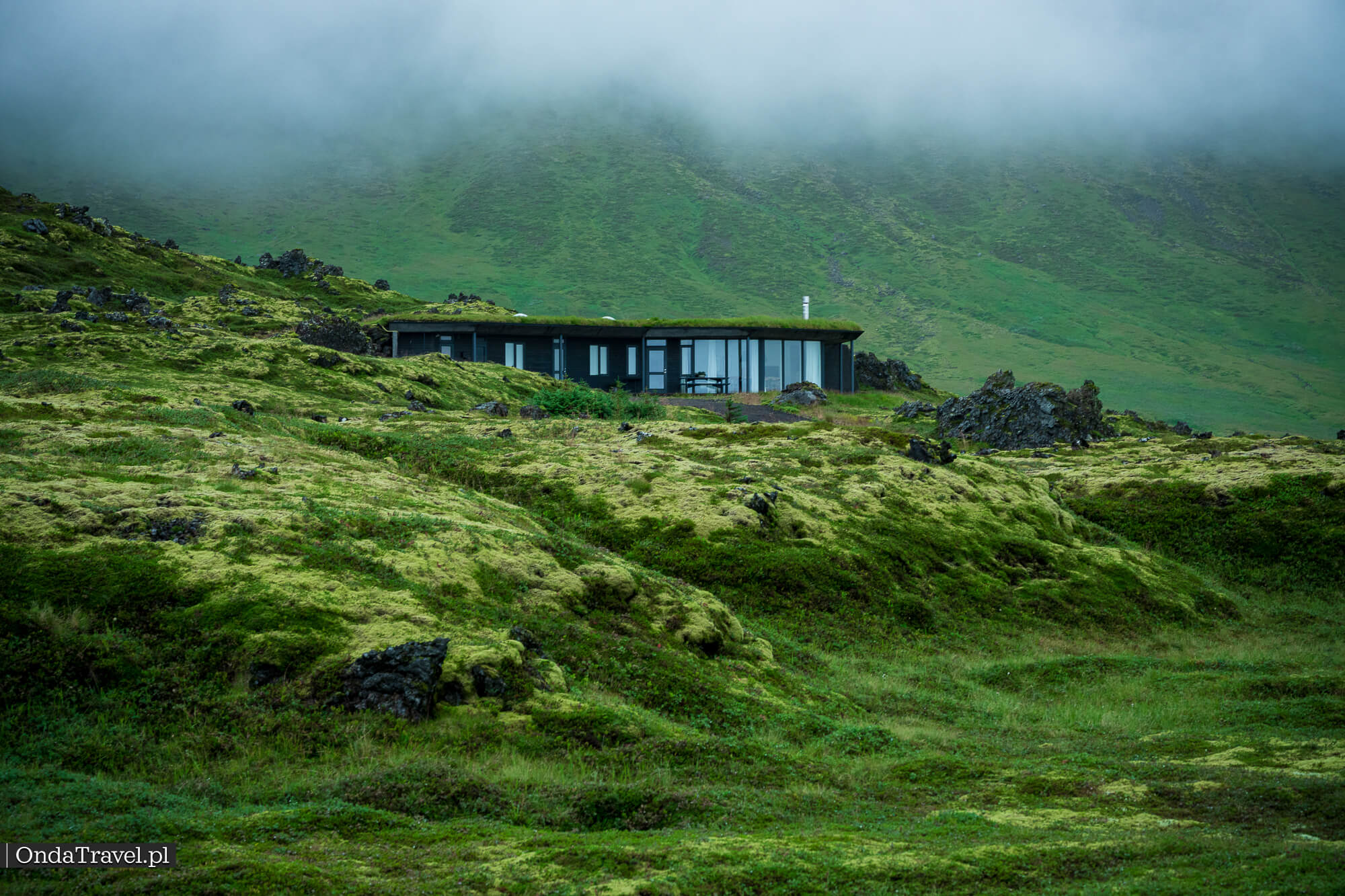 Cabañas en el paisaje de Snæfellsnes - fotos privadas OndaTravel.pl