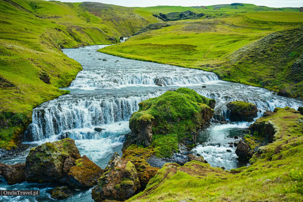 Cascada Fosstorfufoss, Islandia — ruta Fimmvörðuháls (foto privada OndaTravel.pl)