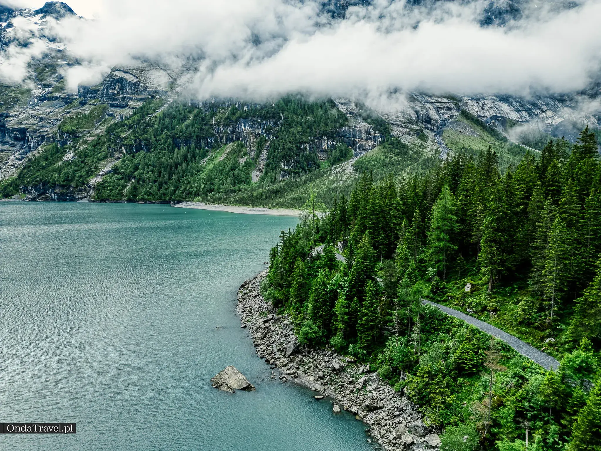 Przepiękny krajobraz nad jeziorem oligotroficznym Oeschinensee w Szwajcarii w Alpach Berneńskich zdjęcie prywatne OndaTravel (3)