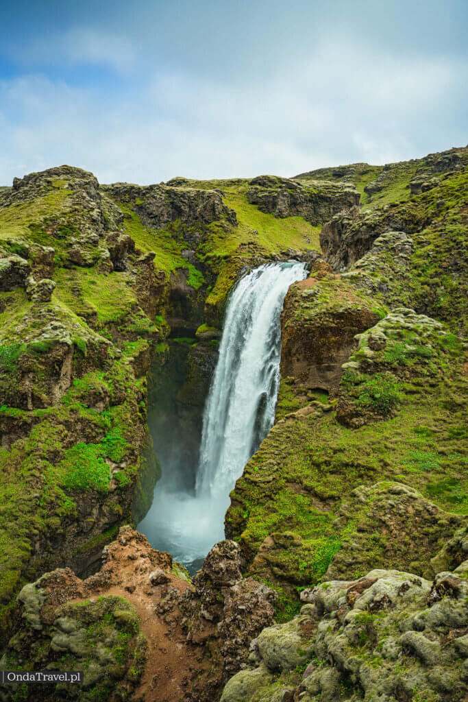 Cascada Skalabrekkufoss, Suðurland — Islandia (OndaTravel.pl)
