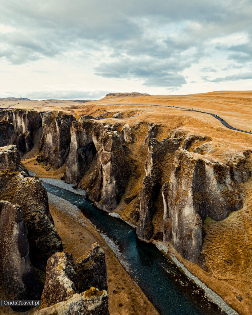 Fjadrargljufur to kanion w południowej Islandii, na rzece Fjaðrá