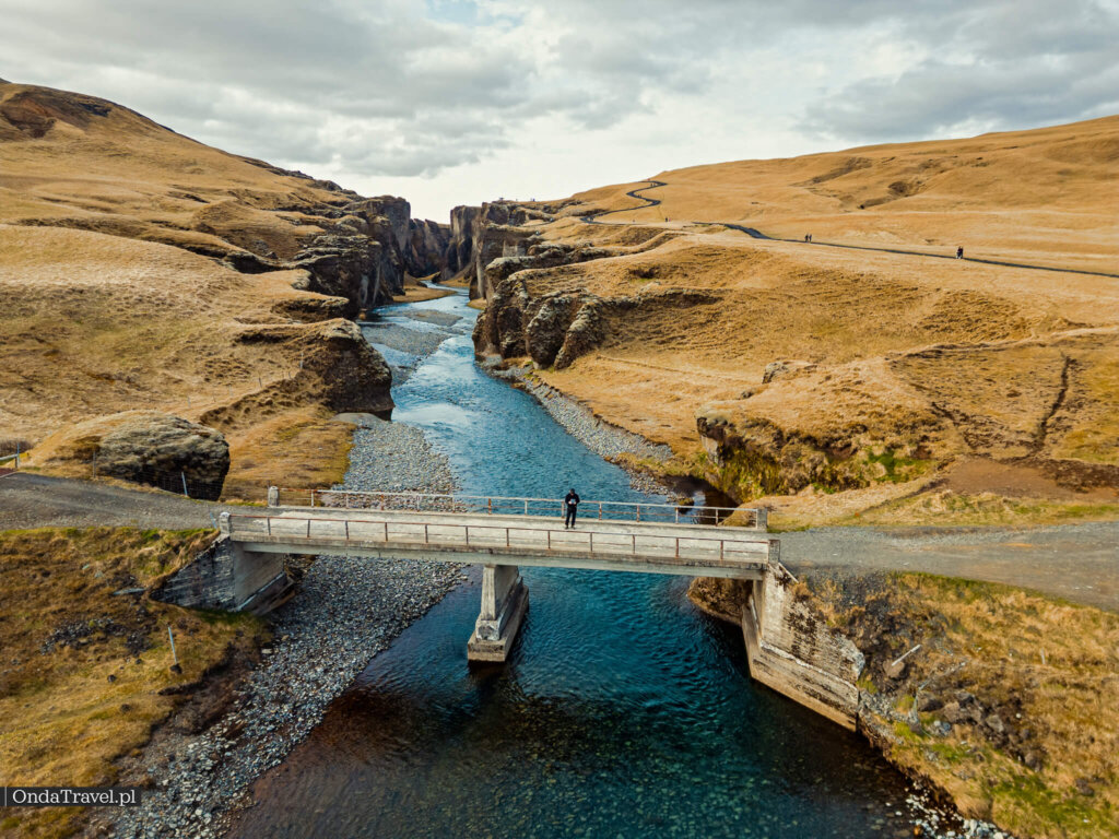 Fjadrargljufur to kanion w południowej Islandii, na rzece Fjaðrá