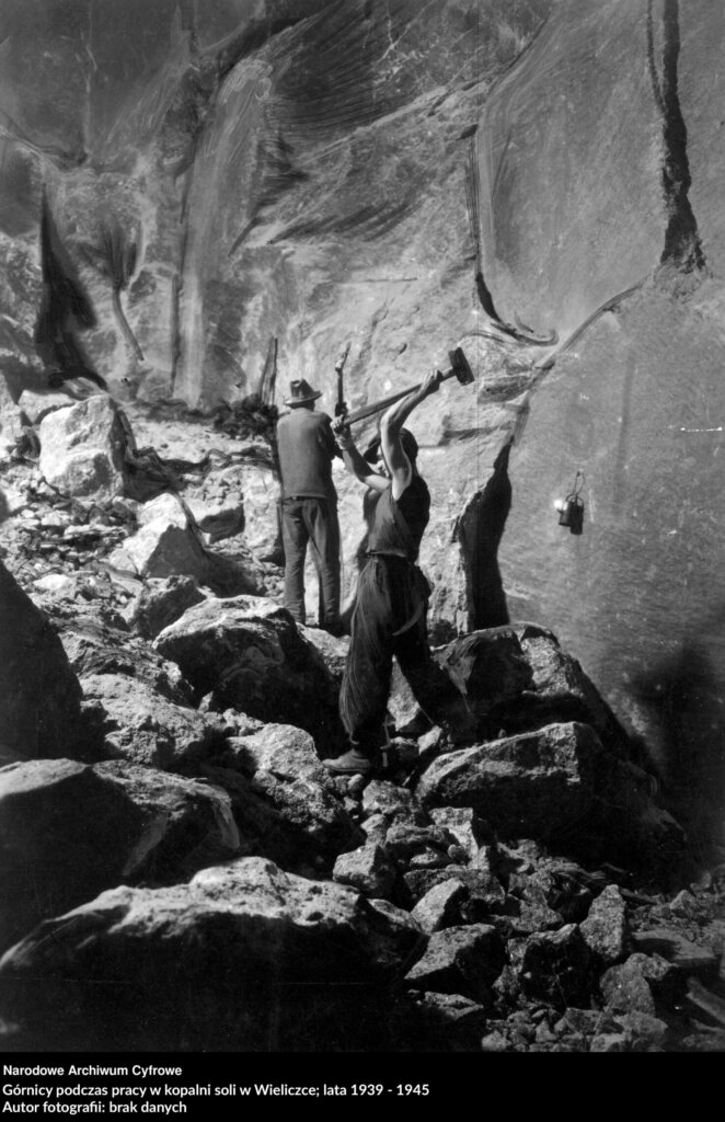 Archival photograph of a historic chamber in the Wieliczka Salt Mine