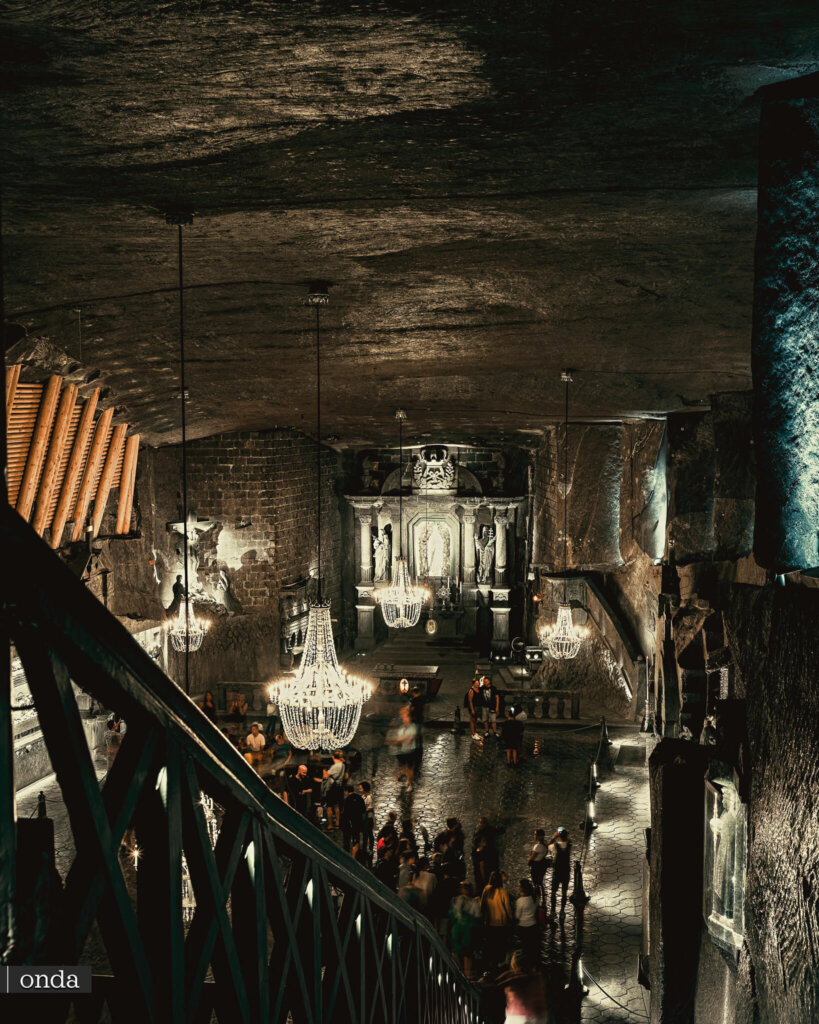 Capilla de Santa Kinga vista desde las escaleras en la Mina de Sal de Wieliczka