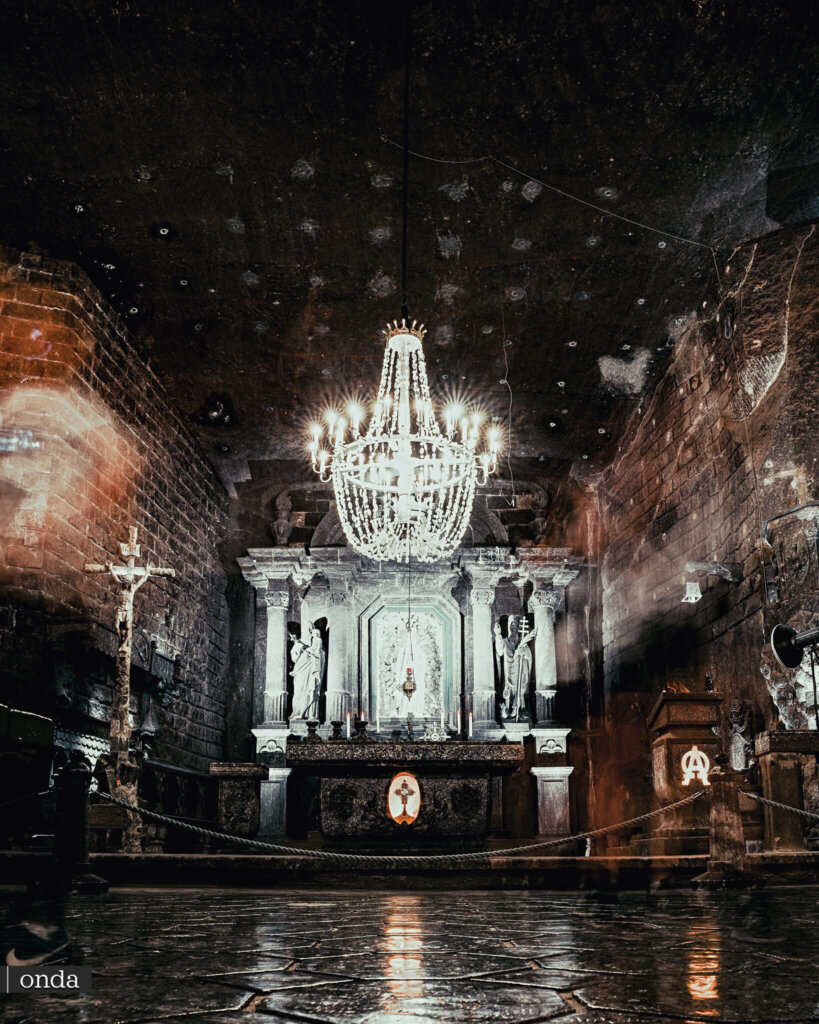 Altar en la Capilla de Santa Kinga en la Mina de Sal de Wieliczka