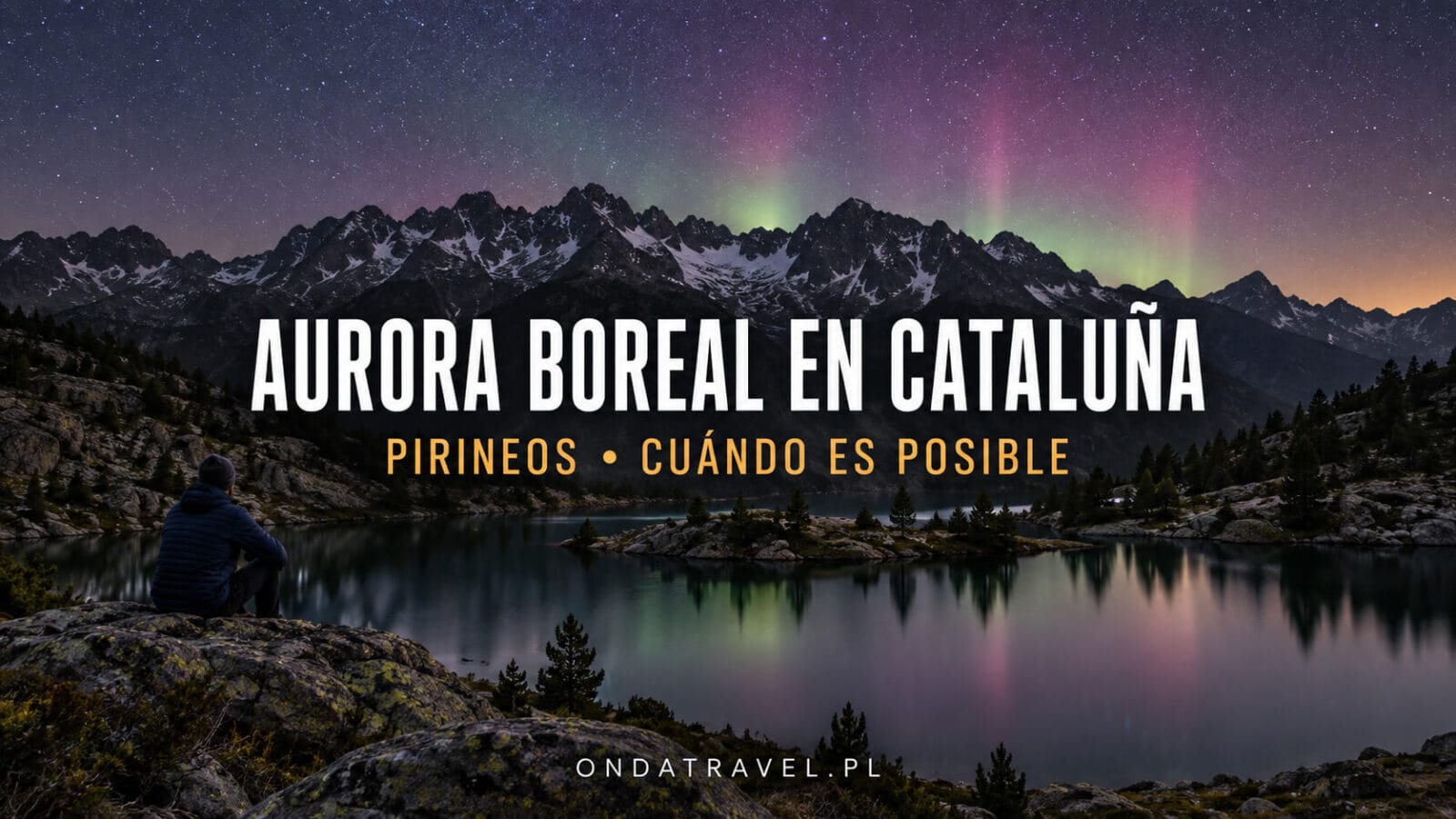 Aurora boreal sobre la costa atlántica de Galicia y un faro de noche.