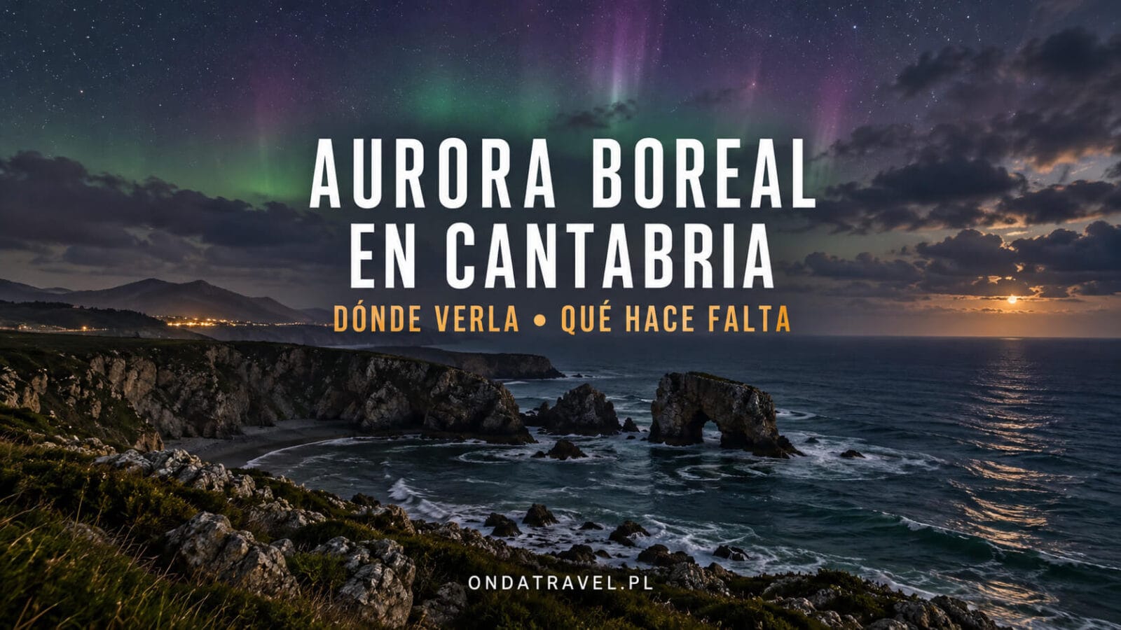 Aurora boreal sobre acantilados y costa del Cantábrico de noche.