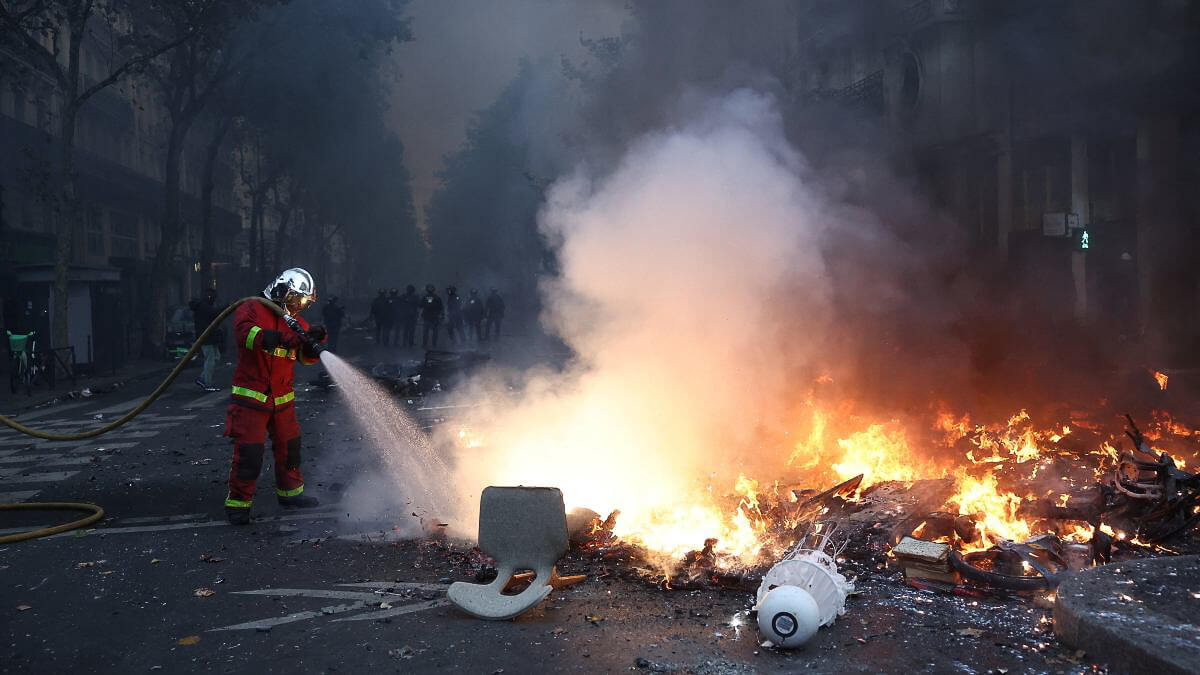 Uczestnicy demonstracji na ulicy