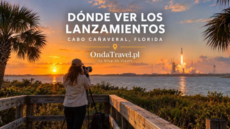 Observadores junto a una laguna de Florida viendo un lanzamiento desde Cabo Cañaveral